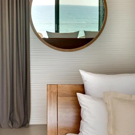 Miramar Couette-café 5*