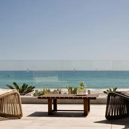 Miramar Couette-café 5*