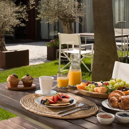Miramar Couette-café 5*
