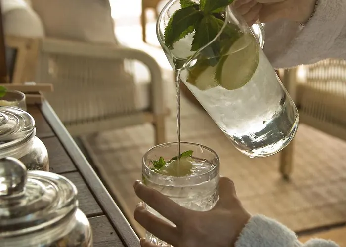 Oda ve Kahvaltı Miramar